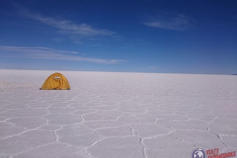 Acampando en Uyuni