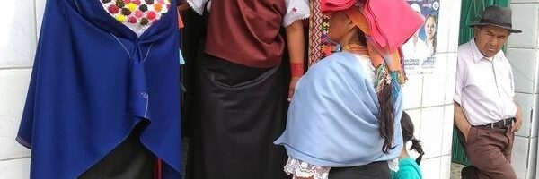 Vestimenta tipica de Otavalo Ecuador