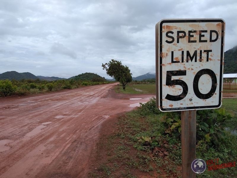 Cartel en ruta de Annai guyana