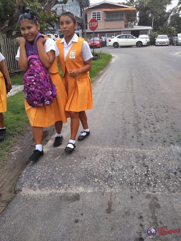 Niñas escuela uniforme Georgetown Guyana