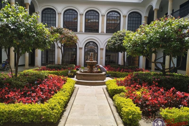 Patio en museo Botero Patio en museo Botero