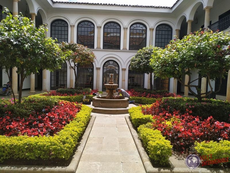 Patio en museo Botero
