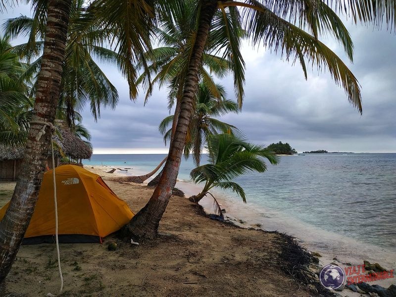 Carpa en Perro chico San blas panama playa caribe