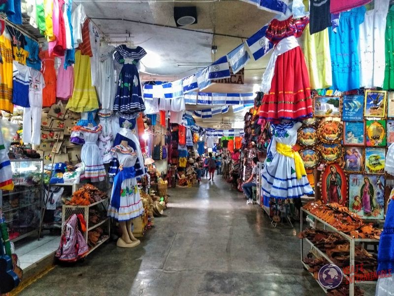 Feria Huembes colores Managua Nicaragua