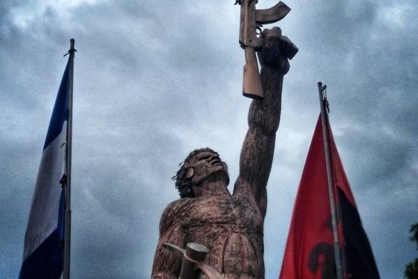 Revolución señor metralleta Managua Nicaragua