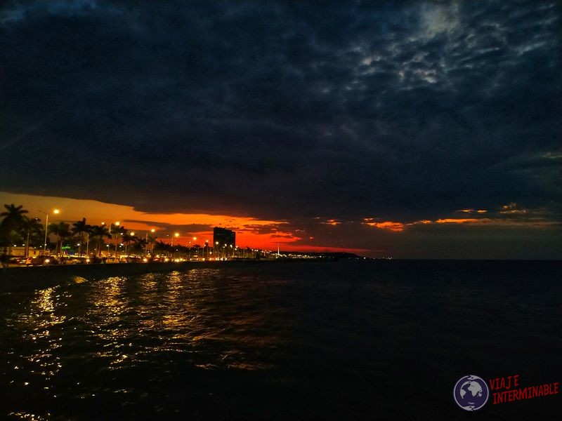 Atardecee casi noche en Campeche Mexico