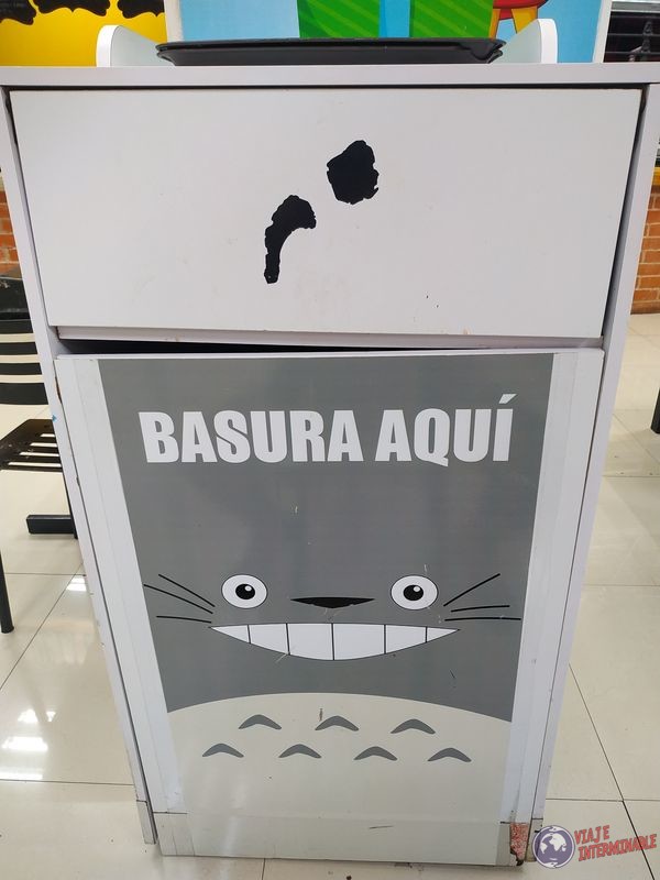 Basura Totoro Friki Plaza Merida