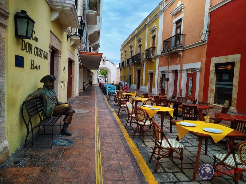 Pirata estatua peatonal Campeche Mexico