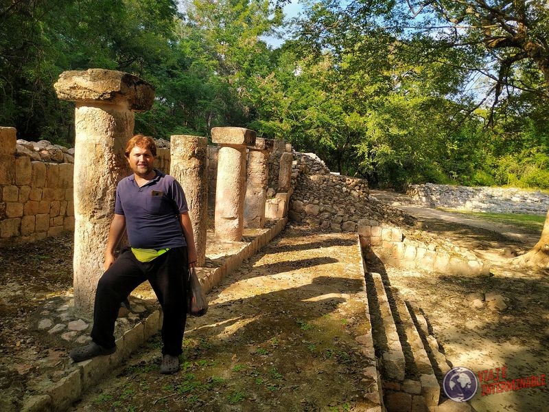 Ruinas de Edzná columnas Campeche