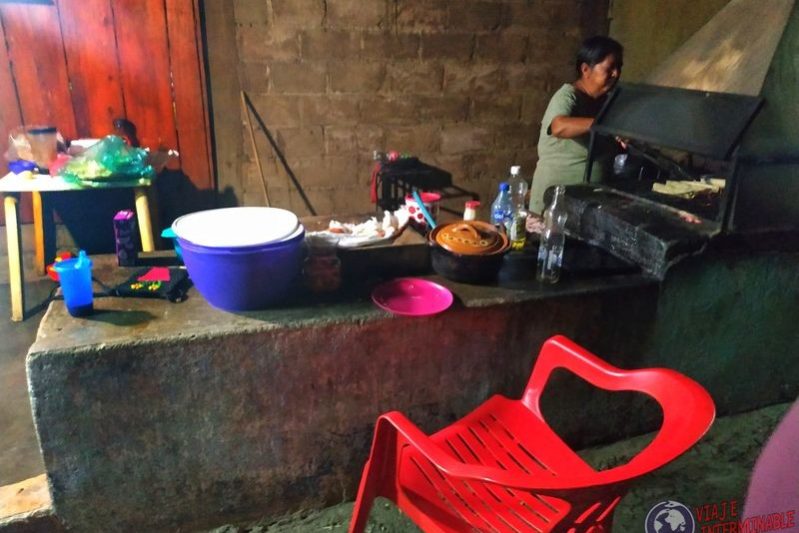 Señora de las mejores quesadillas de México en Rizo de Oro