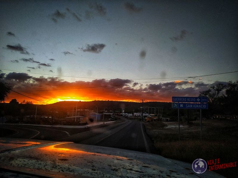 Atardecer rumbo a Guerrero Negro Mexico