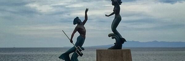 Neptuno y sirena rambla Puerto Vallarta Mexico