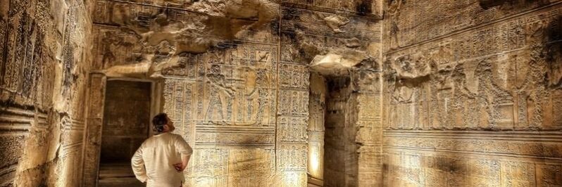 Templo Dendera relieves grabados Quena Egipto