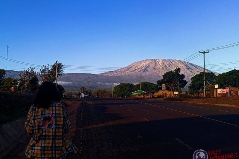 Oloitokitok vista del Kilimanjaro Oloitokitok vista del Kilimanjaro